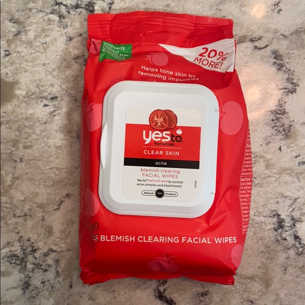 FACIAL WIPES